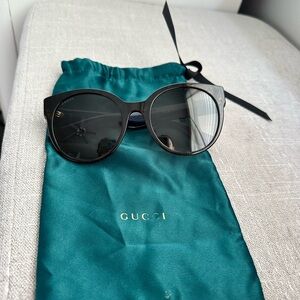 Gucci Black Round-Frame Sunglasses with Dark Lenses
